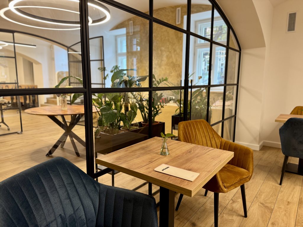 ambasada-cafe-kavarna-2